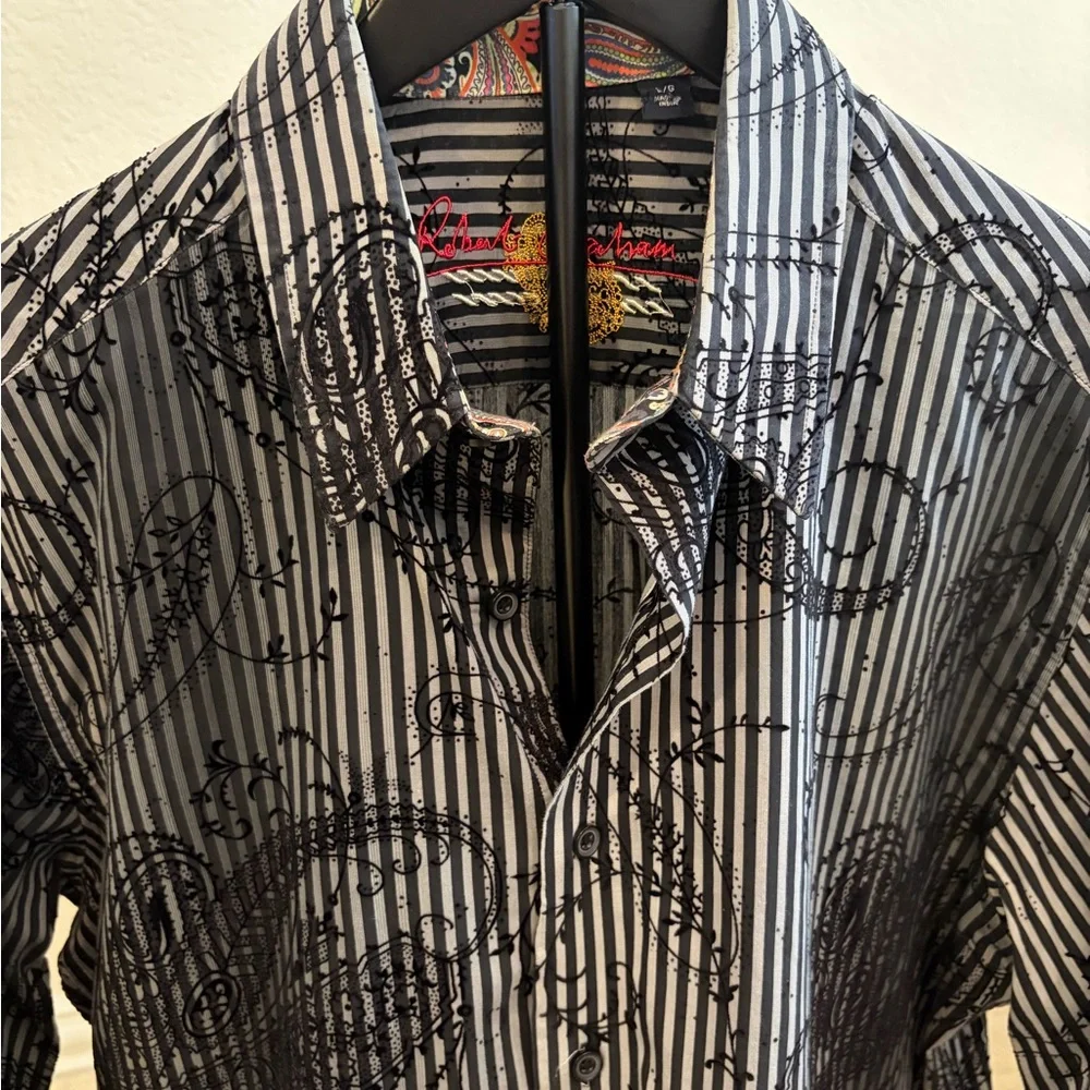 Robert Graham Black and Gray Patterned Shirt - Picture 1 of 3